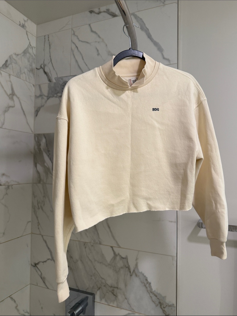 BDG Cream Cropped Crewneck Sweatshirt - Minimal Logo